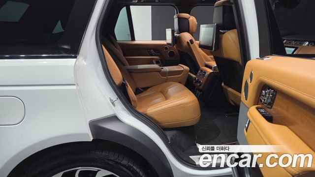Land Rover Range Rover 2022 — photo 17