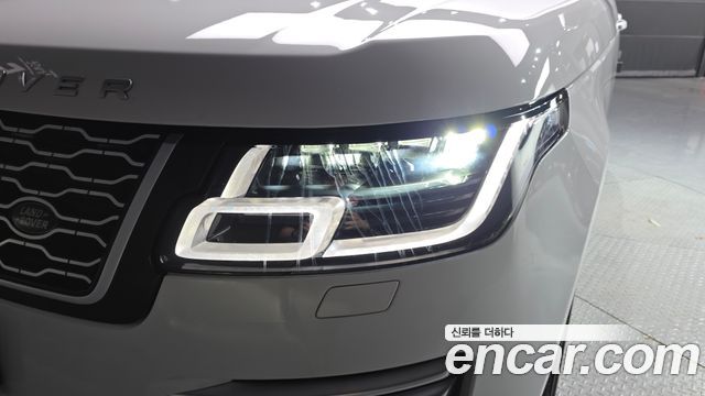 Land Rover Range Rover 2022 — photo 8