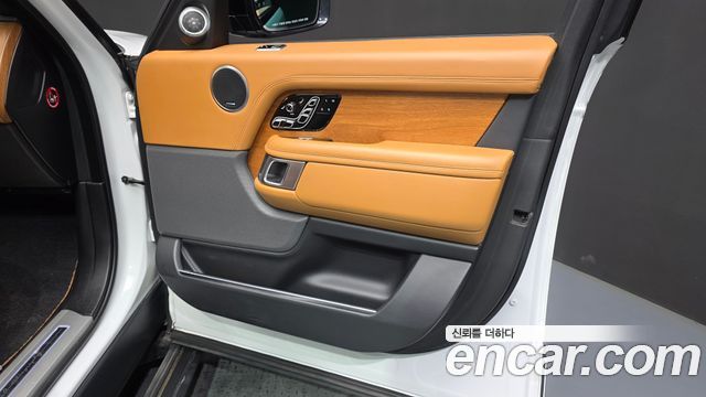 Land Rover Range Rover 2022 — photo 14