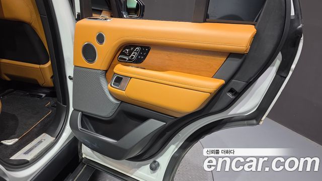 Land Rover Range Rover 2022 — photo 15