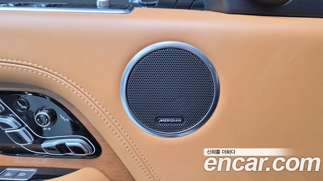 Land Rover Range Rover 2022 — photo 34