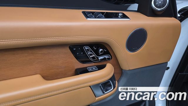 Land Rover Range Rover 2022 — photo 36