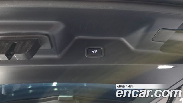 Land Rover Range Rover 2022 — photo 39