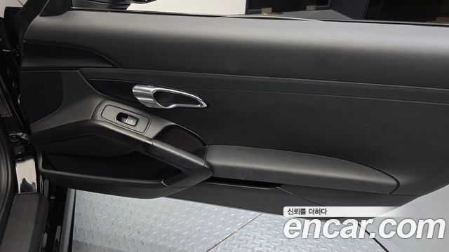 Porsche 718 2018 — photo 15