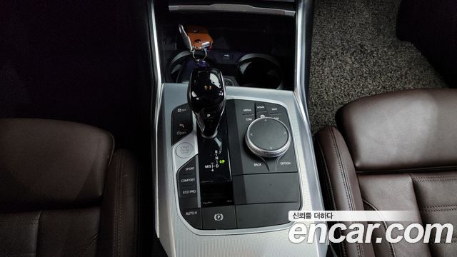 BMW 3-Series 2022 — photo 12