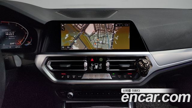 BMW 3-Series 2022 — photo 18