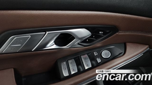 BMW 3-Series 2022 — photo 28
