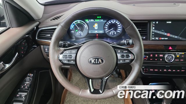 Kia K7 2018 — photo 12