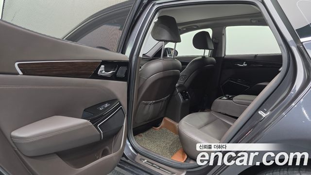 Kia K7 2018 — photo 15
