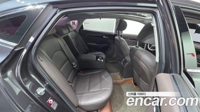 Kia K7 2018 — photo 17