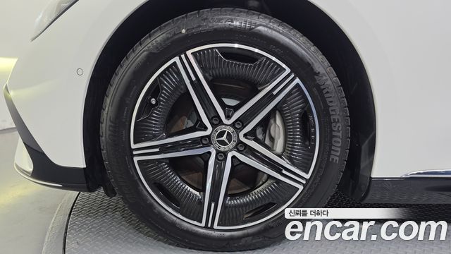 Mercedes-Benz EQE 2024 — photo 5