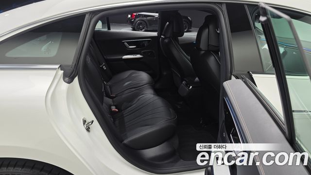 Mercedes-Benz EQE 2024 — photo 18