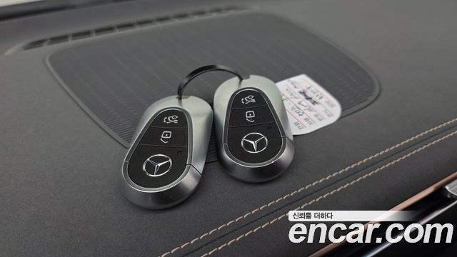 Mercedes-Benz EQE 2024 — photo 23