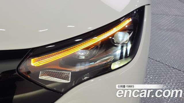 Mercedes-Benz EQE 2024 — photo 8