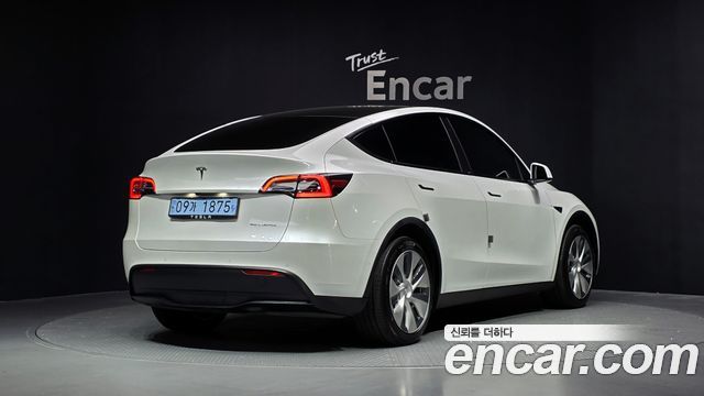 Tesla Model Y 2021 — photo 2