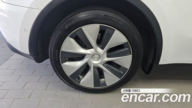 Tesla Model Y 2021 — photo 5
