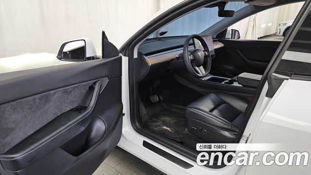 Tesla Model Y 2021 — photo 13