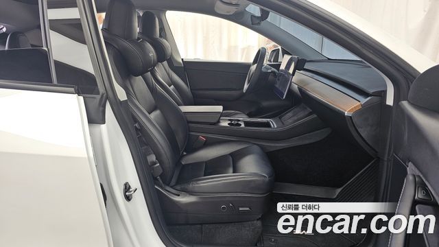Tesla Model Y 2021 — photo 17