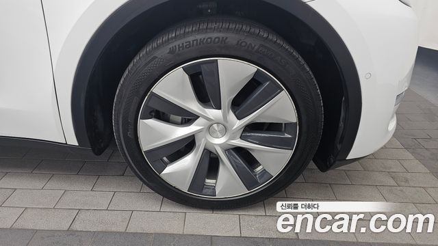 Tesla Model Y 2021 — photo 7