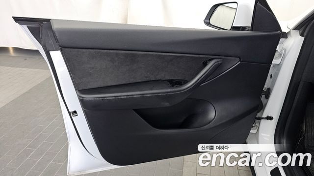 Tesla Model Y 2021 — photo 14