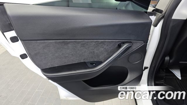 Tesla Model Y 2021 — photo 15