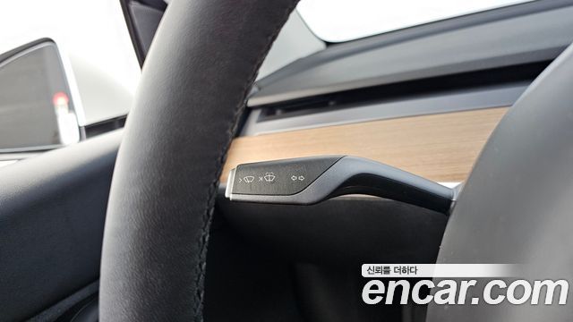 Tesla Model Y 2021 — photo 28