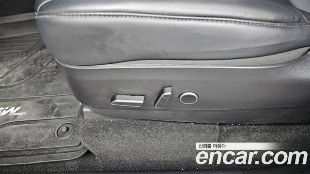Tesla Model Y 2021 — photo 31