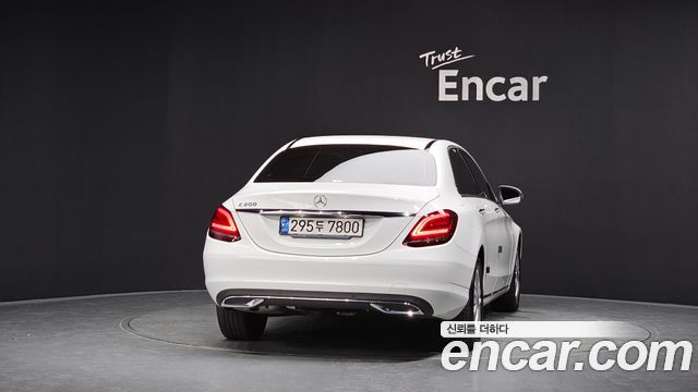 Mercedes-Benz C-Class 2020 — photo 4