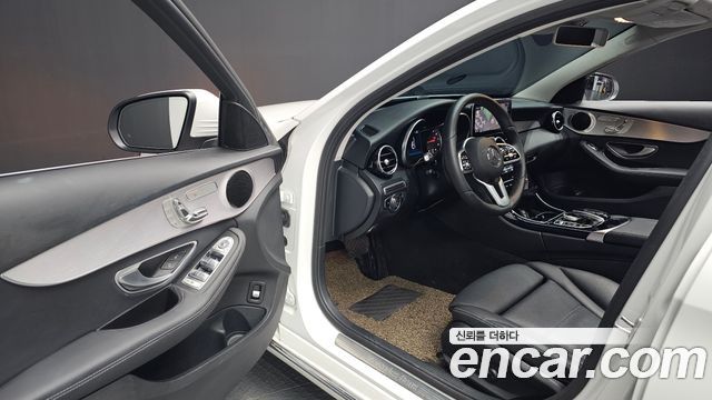 Mercedes-Benz C-Class 2020 — photo 13