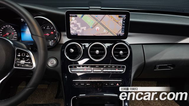 Mercedes-Benz C-Class 2020 — photo 20
