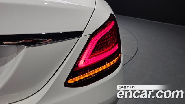 Mercedes-Benz C-Class 2020 — photo 9