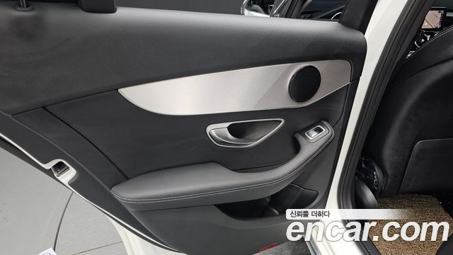 Mercedes-Benz C-Class 2020 — photo 15