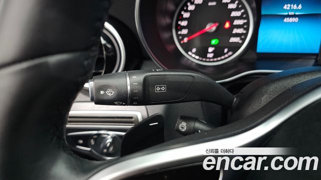 Mercedes-Benz C-Class 2020 — photo 28