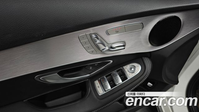 Mercedes-Benz C-Class 2020 — photo 29