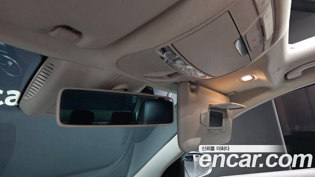 Mercedes-Benz C-Class 2020 — photo 32
