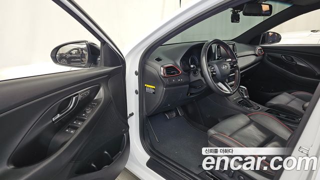 Hyundai i30 2019 — photo 10