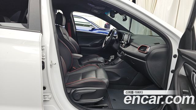 Hyundai i30 2019 — photo 11