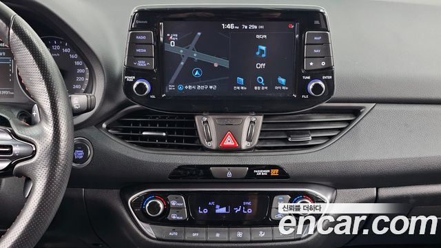 Hyundai i30 2019 — photo 14