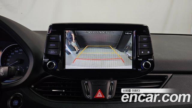 Hyundai i30 2019 — photo 15