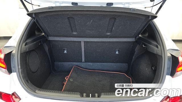 Hyundai i30 2019 — photo 20