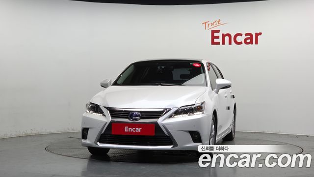 Lexus CT200h 2017 — photo 3