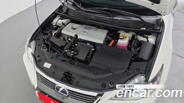 Lexus CT200h 2017 — photo 6