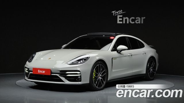 Porsche Panamera 2023 — photo 1