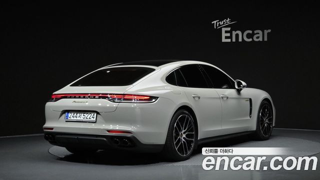 Porsche Panamera 2023 — photo 2