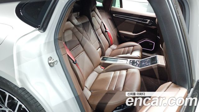 Porsche Panamera 2023 — photo 17