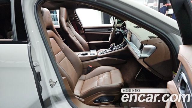 Porsche Panamera 2023 — photo 18