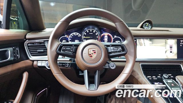 Porsche Panamera 2023 — photo 19