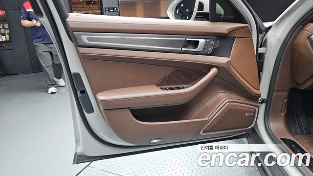 Porsche Panamera 2023 — photo 14