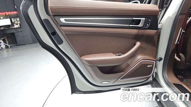 Porsche Panamera 2023 — photo 15