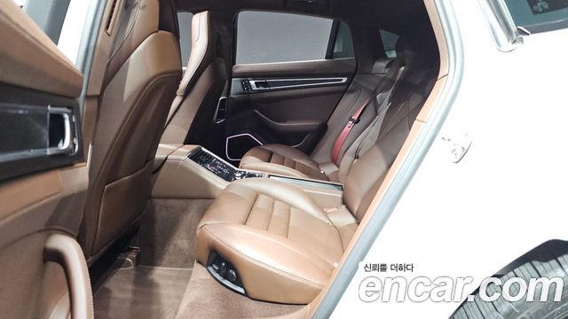 Porsche Panamera 2023 — photo 16